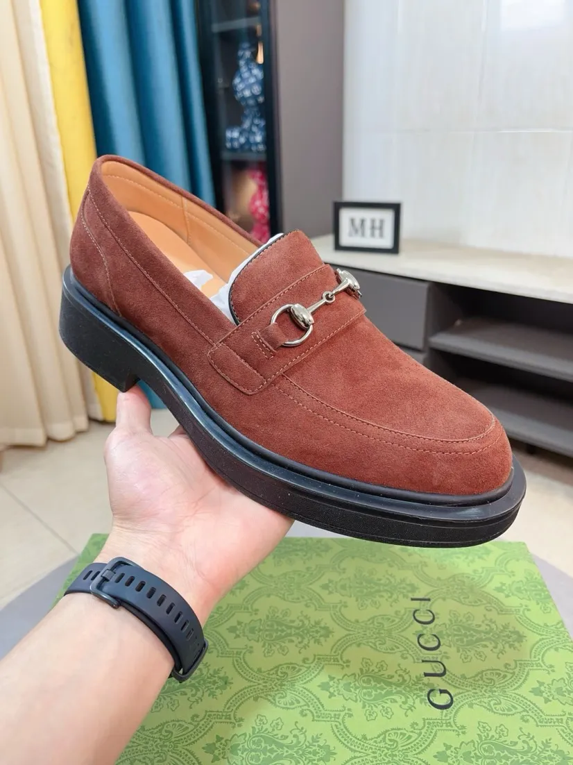 Factory price 520🌹🌹 [GUCCI Gucci] A new style of formal men's leather shoes is here ~ The original quality upper is made of cowhide imported from Italy + soft and delicate leather, comfortable and soft first-layer cowhide lining, rubber wear-resistant outsole, the shoe shape is dignified and domineering, and the luxury charm cannot be concealed! The natural and free nouveau riche leads the trend. Code number: 38-44